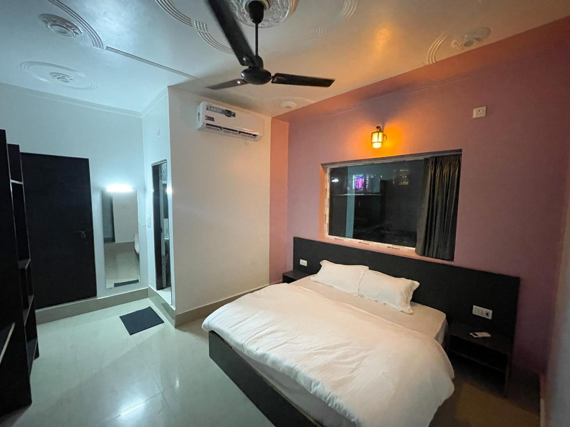12 Monks Rishikesh Hostel Exterior foto